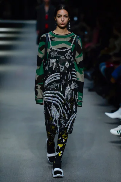 Look 40